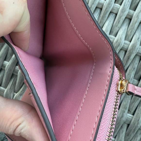 NWT Tory Burch Emerson Patent Leather Mini Wallet Pink with Gold Logo - Picture 9 of 9